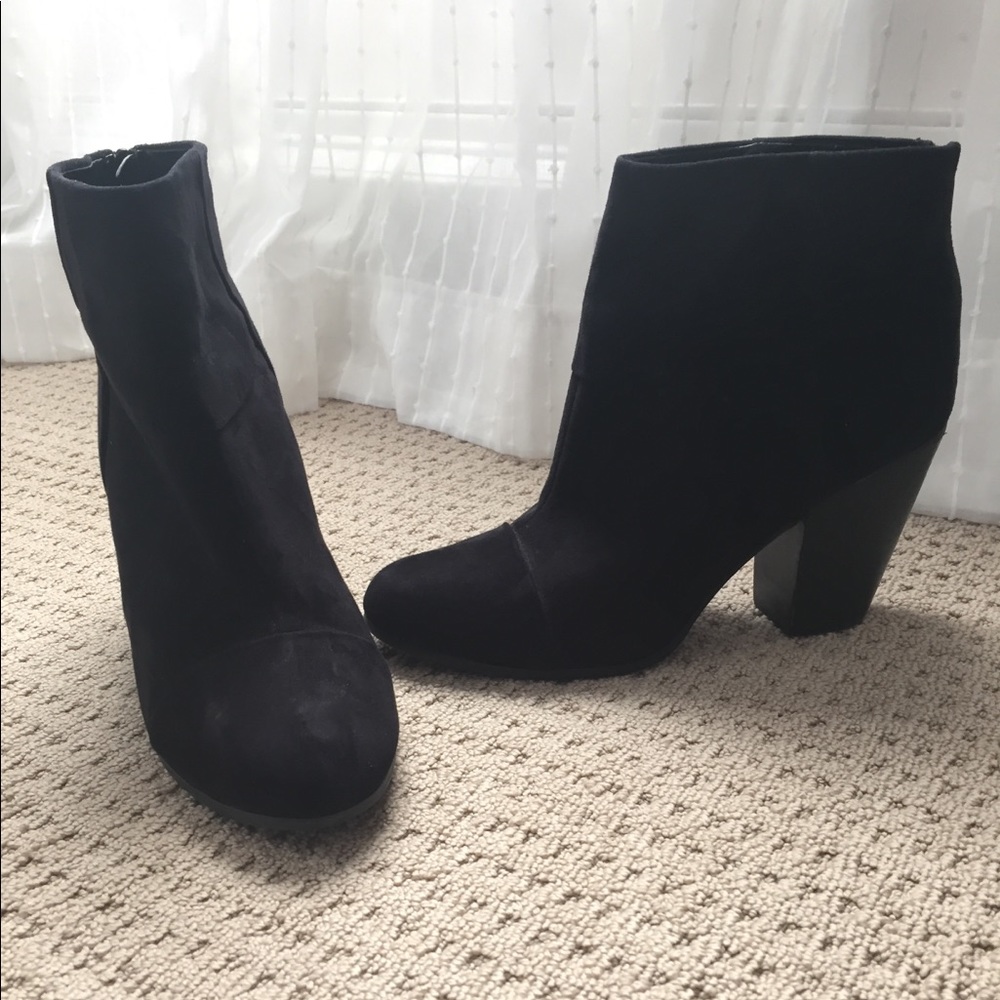 Carlos black booties